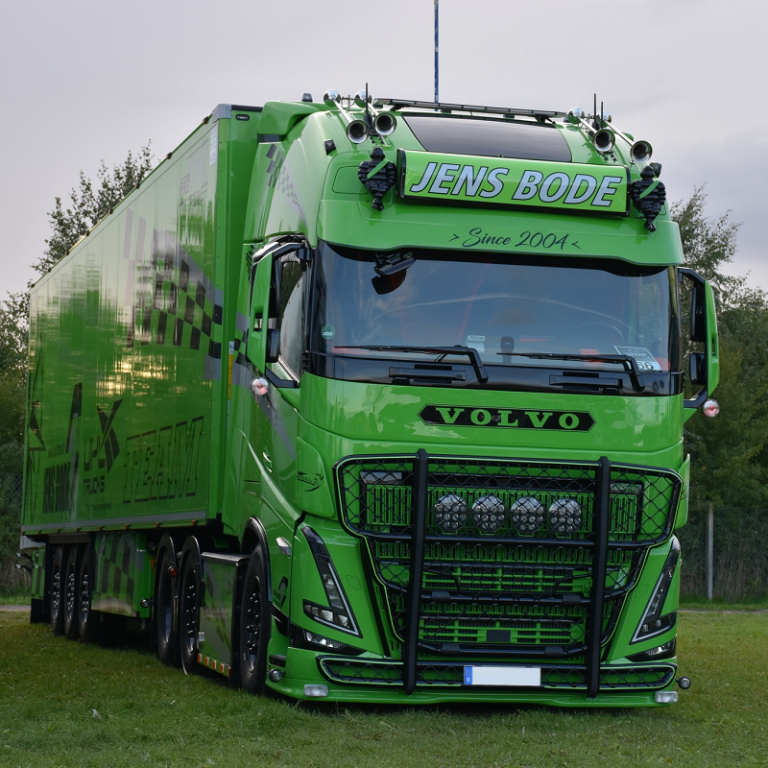 Talmu lamp CLEAR mounted on Volvo FH5