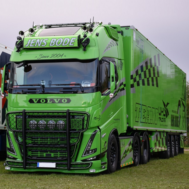 Talmu lamp CLEAR mounted on Volvo FH5