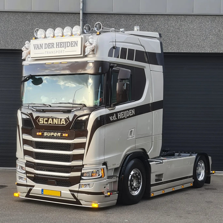 Talmu lamp yellow mounted on a Scania Next Gen from Van Der Heijden Truckstyling in Boxtel - Danish daytime running light - EAN: 6416386134316
