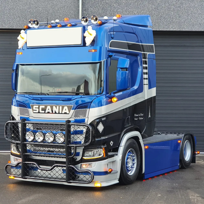 Scania Next Gen vrachtwagen met vierkante / classic lichtbak - LED lichtbak 140x40cm - EAN: 6090432717779