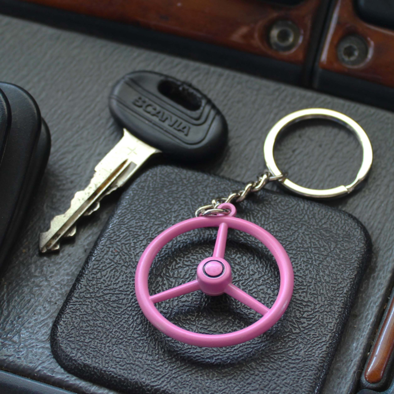 Oldskool keychain with 3 spoke steering wheel and horn cap - keychain from the brand Nedking - EAN: 6090549928938
