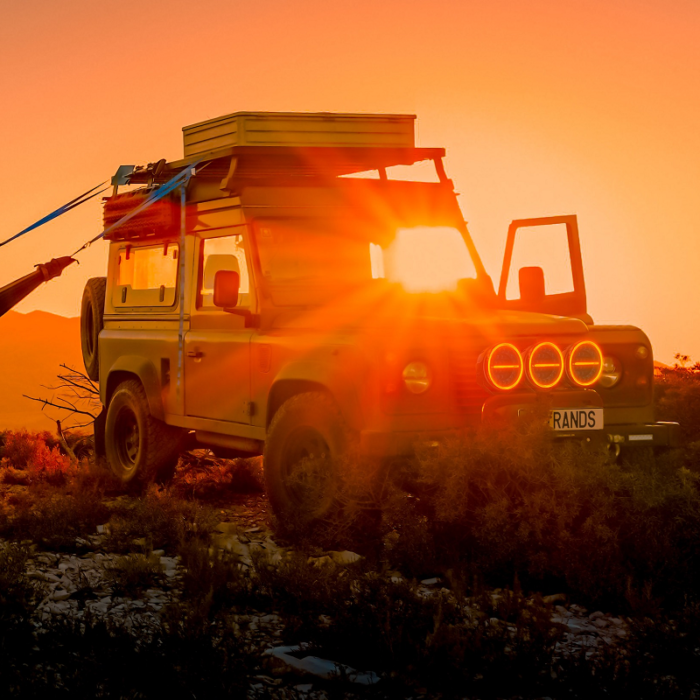 4* TN-270955 gemonteerd op een JEEP Deffender met kampeer uitvoering - EAN: 7350133816324 - Strands 270955