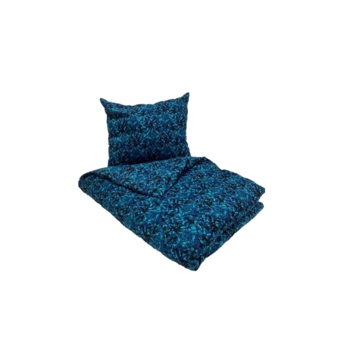 Eenpersoons dekbed overtrek met kussensloop van 100% katoen - dekbed is voorzien van een print in de vorm van Deens Pluche BLAUW - geschikt voor een vrachtwagen cabine - uitgeslapen onderweg - afmetingen: 140 x 200 cm - wassen op MAX 40 graden!!
