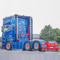 Scania vrachtwagen met diverse soorten Strands verlichting
