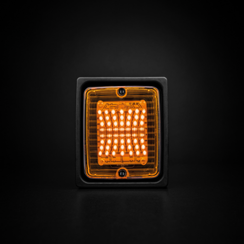 Strands IZE LED achterlicht met richtingaanwijzer functie - achterlicht Deense bumper die geschikt is voor 24 volt / vrachtwagen gebruik - met ECE R6 keurmerk - Strands 800111 - EAN: 7323030001223