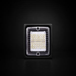 Strands IZE LED achterlicht met achteruitrijlicht functie - achterlicht Deense bumper die geschikt is voor 24 volt / vrachtwagen gebruik - met ECE R23 keurmerk - Strands 800116 - EAN: 7323030001278