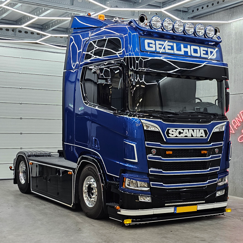 Scania corner shields SMALL - Vepro 4097S / AD4097S - made by van der Heijden Truckstyling Boxtel - EAN: 6438203005661