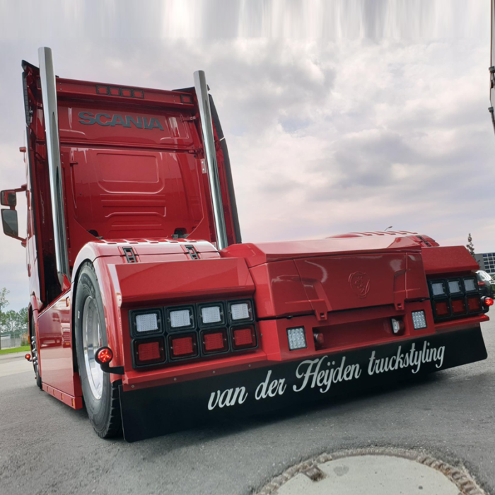 Scania Next Gen LKW mit diversen Zusatzscheinwerfern - gebaut von van der Heijden Truckstyling aus Boxtel