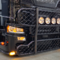 Scania vrachtwagen met diverse soorten extra verlichting en BULLBAR