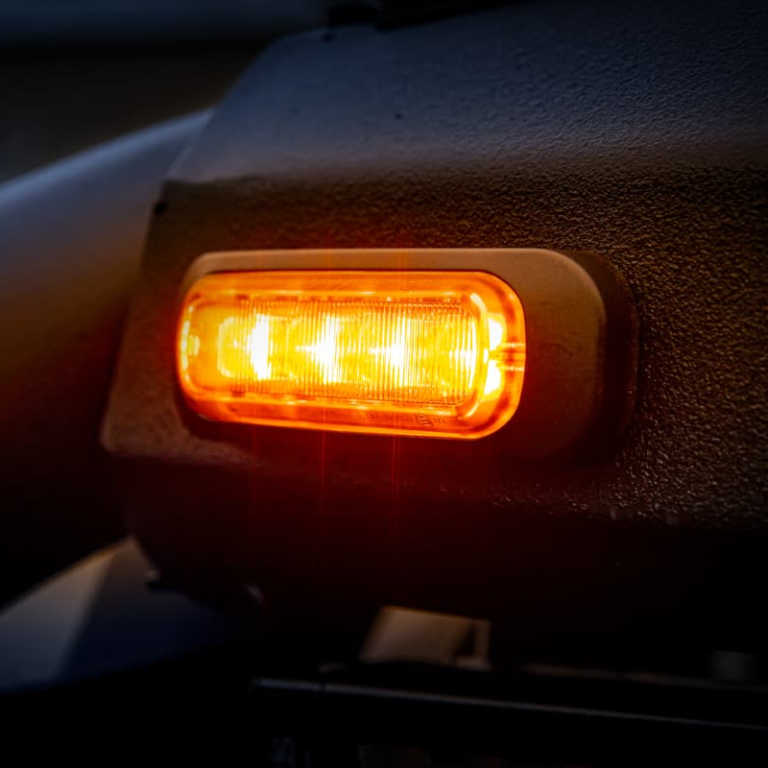 Strands Dark Knight 4 LED strobe ORANGE with clear lens - LED strobe with ECE R65 mark - Strands 850401 - EAN: 7350133813507