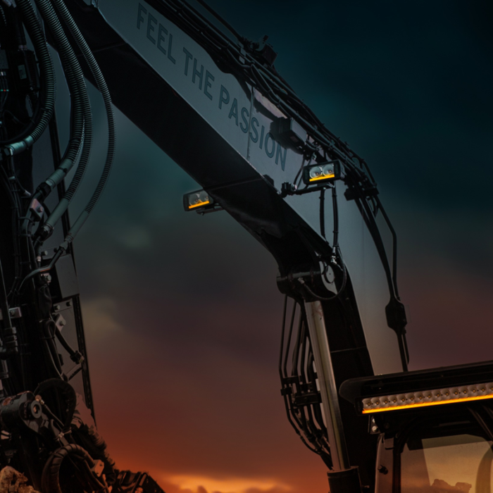 LED Arbeitsscheinwerfer montiert an einem Bagger - Strands 809219 - EAN: 7350133816362