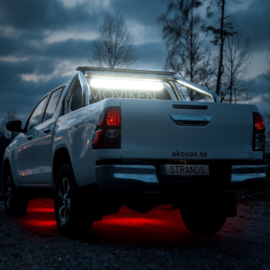 SUV pick-up met grote Strands LED werklamp gemonteerd op de opbouw van een Volkswagen Amarok - Strands 809223 - EAN: 7350133811411