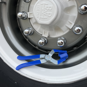 Wielmoerdoptang met rubber handvat en bescherming - moerdop tang voor een vrachtwagen en past op 32 en 33mm dop