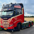 Iveco S-WAY vrachtwagen met Hadley toeter op het dak