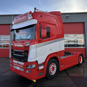 AEB signalisatie lamp gemonteerd op een Scania Next Gen vrachtwagen - gemaakt door v. Ertvelde Truckstyling