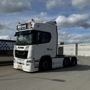 AEB-Signalleuchte montiert an einem Scania Next Gen-Lkw – hergestellt von v. Ertvelde Truckstyling