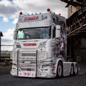Scania LKW mit Dachfenster links