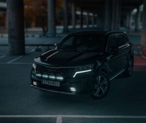 Dragon Drive 7 inch spotlight mounted on a vehicle