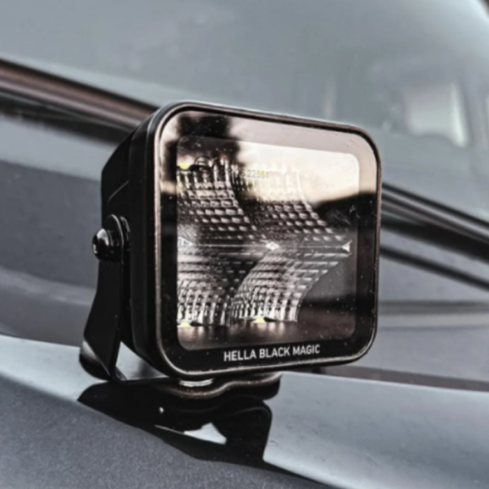 Black Magic Edgeless Cube 2.7 gemonteerd op een 4x4