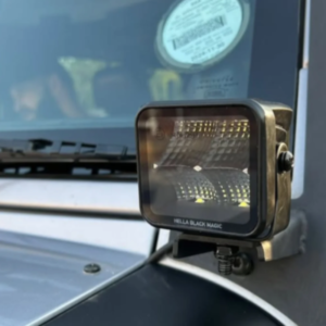 Black Magic Edgeless Cube 3.2 gemonteerd op een 4x4