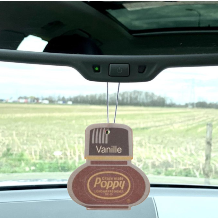 Poppy Grace Mate Vanilla Duftanhänger - extra günstig - für dein Auto, deinen LKW oder dein Wohnmobil - mit Gummiband - dein Lieblings-Poppy-Duft - EAN: 8719689706197