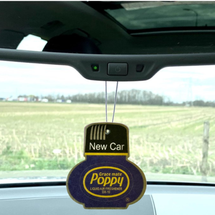 Poppy Grace Mate New Car Duftanhänger - extra günstig - für dein Auto, deinen LKW oder dein Wohnmobil - mit Gummiband - dein Lieblings-Poppy-Duft - EAN: 8719689706647